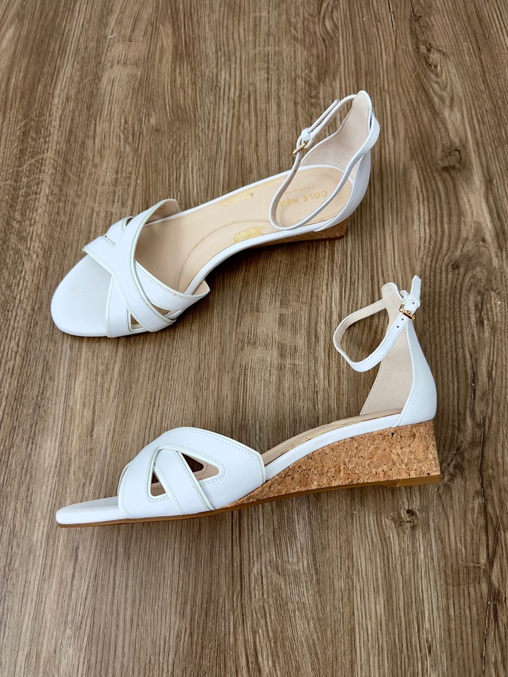 ✨COLE HAAN Hana Grand Leather Low Wedge Sandals White Size 9B